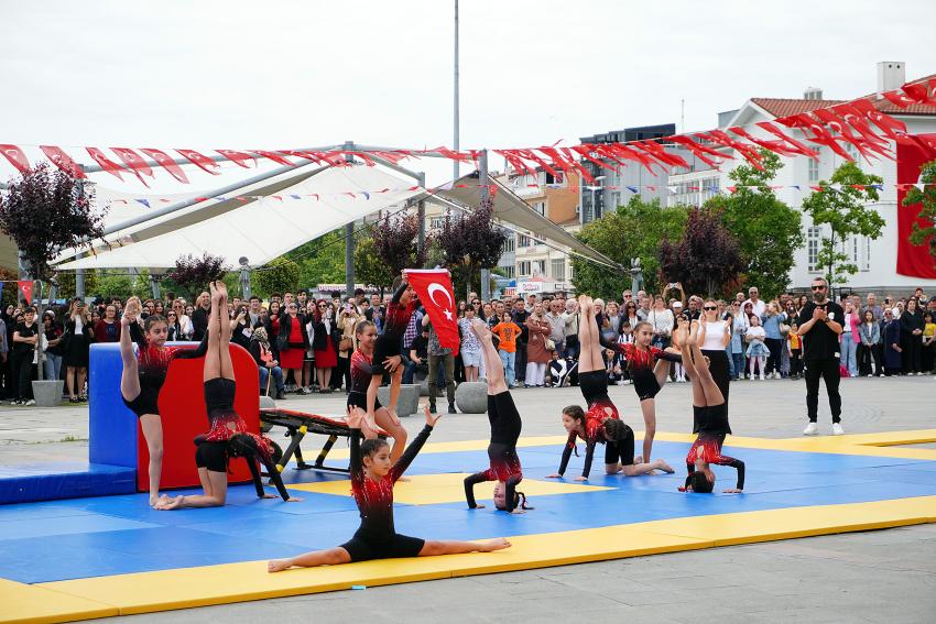 19 MAYIS, YALOVA’DA COŞKUYLA KUTLANDI