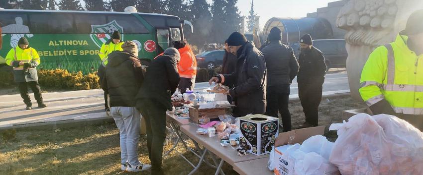 BAŞKAN ORAL, ADIYAMAN’DA KAHVALTI DAĞITTI