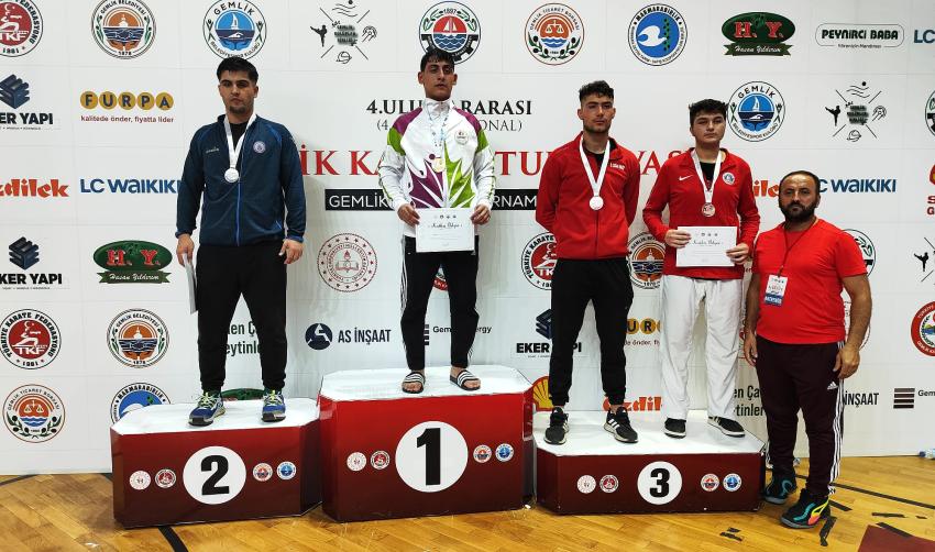 ÇİFTLİKKÖY BELEDİYESPOR KARATE TAKIMI’NDAN ULUSLARARASI BAŞARI