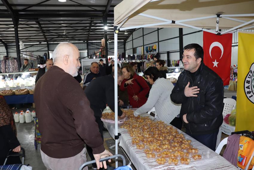 DEPREM ŞEHİTLERİ İÇİN LOKMA DAĞITILDI