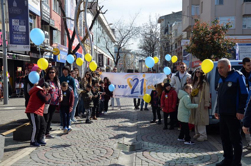 DOWN SENDROMLU ÇOCUKLAR FARKINDALIK İÇİN YÜRÜDÜ