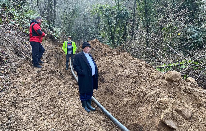 KAYNAK SULARINI BELDEDE DEPOLAYACAK HATLARIN DÖŞENMESİNE BAŞLANDI