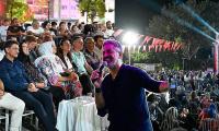 TURGAY BAŞYAYLA'DAN YALOVA ARONYA FESTİVALİ'NDE UNUTULMAZ KONSER