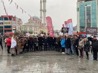 CHP HEYETİ ESENYURT’TA DEMOKRASİ NÖBETİNE KATILDI