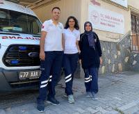 YOLDA BAŞLAYAN DOĞUM AMBULANSTA SON BULDU