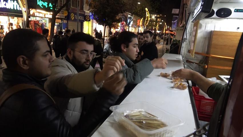 SÜLEYMAN ÇAKIR’IN 19. ÖLÜM YILDÖNÜMÜNDE YALOVA'DA LOKMA DAĞITTILAR