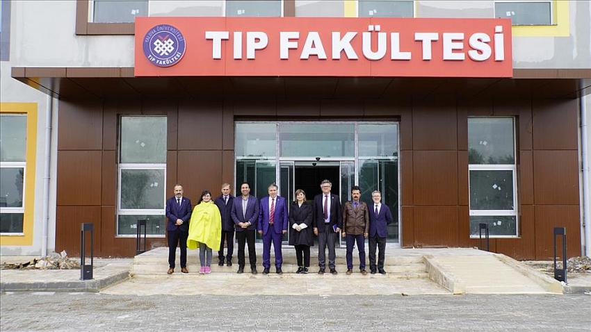 TIP FAKÜLTESİ TABELASI ASILDI