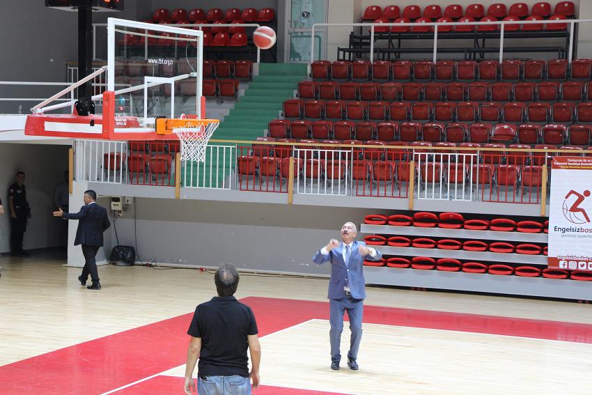 TOPLAOĞLU’NDAN BASKETBOL ŞOV 