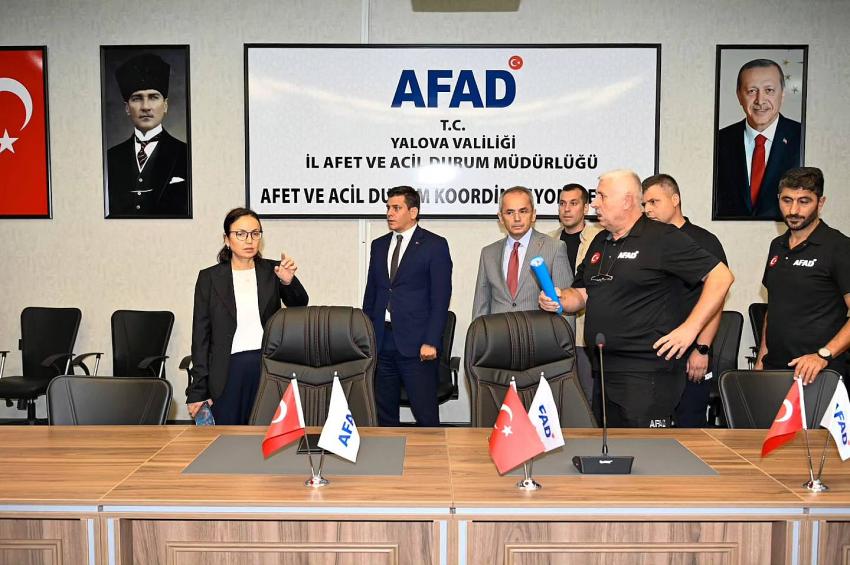 VALİ KAYA, AFET VE ACİL DURUM KOORDİNASYON MERKEZİ’Nİ İNCELEDİ