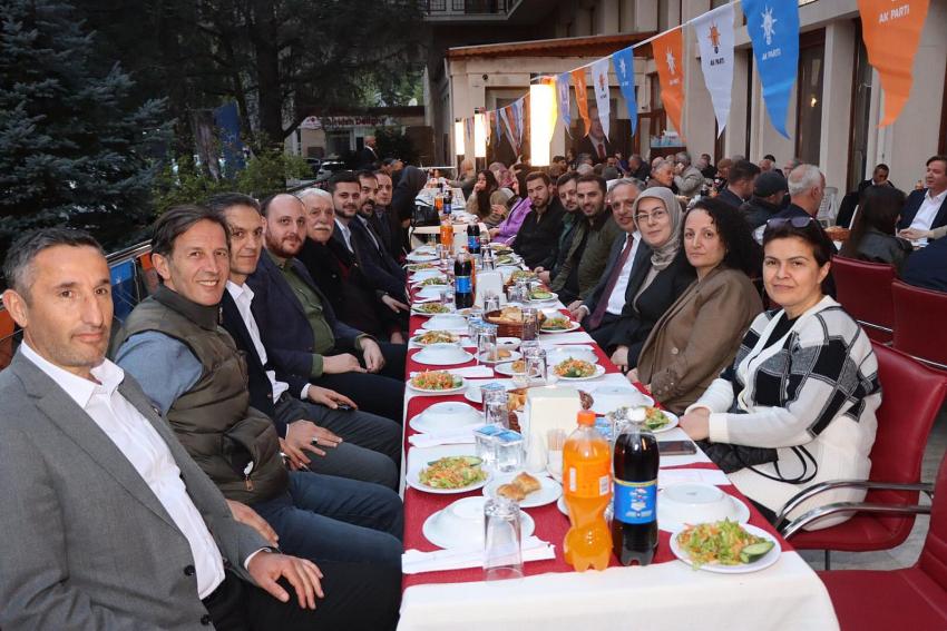 VEKİL ADAYLARI TERMAL BELEDİYESİ’NİN İFTAR YEMEĞİNE KATILDI