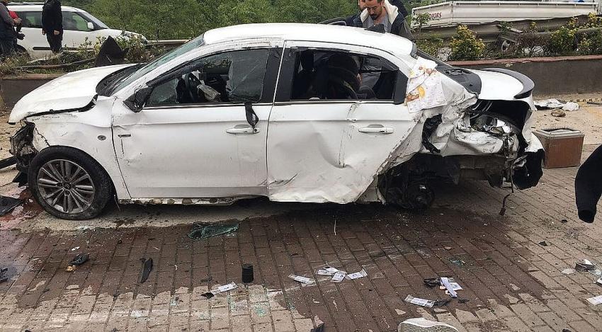 YALOVA-BURSA YOLUNDA FECİ KAZA: 1 ÖLÜ