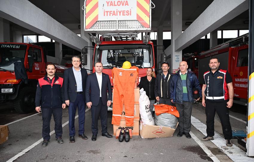 YALOVA BELEDİYESİ’NDEN AFET GÖNÜLLÜLERİNE MALZEME DESTEĞİ