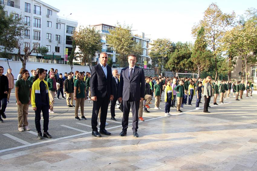 YALOVA’DA ÖĞRENCİLER DERSLERE SPOR YAPARAK BAŞLIYOR