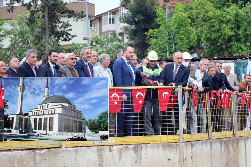 YALOVA’NIN EN BÜYÜK CAMİSİNİN TEMELİ ATILDI