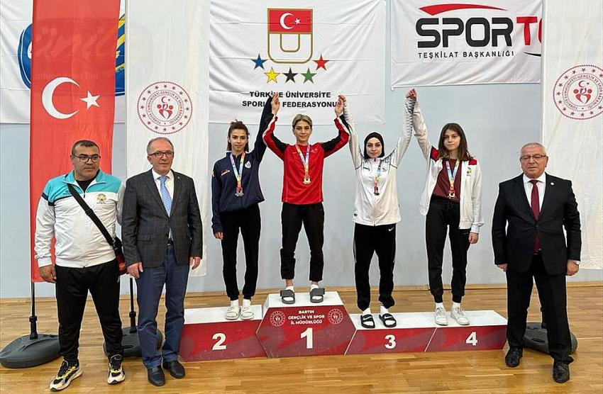 YALOVA ÜNİVERSİTESİ SPORCUSU TAEKWONDO TÜRKİYE ŞAMPİYONU OLDU