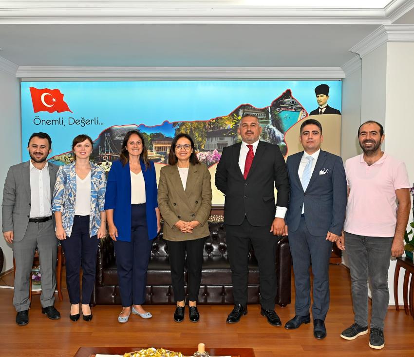 YALOVA VALİSİ DR. HÜLYA KAYA, BARO BAŞKANI VE YÖNETİMİNİ AĞIRLADI