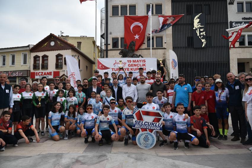 YALOVALI KADIN PEDALLAR SINDIRGI’DA BİRİNCİ OLDU