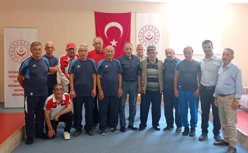 YAŞLILAR, “BOCCE” OYNADI DOSTLUK KAZANDI