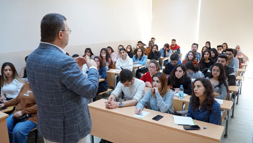 YAÜ GÜZ DÖNEMİ AÇILIŞINI ERTELEDİ