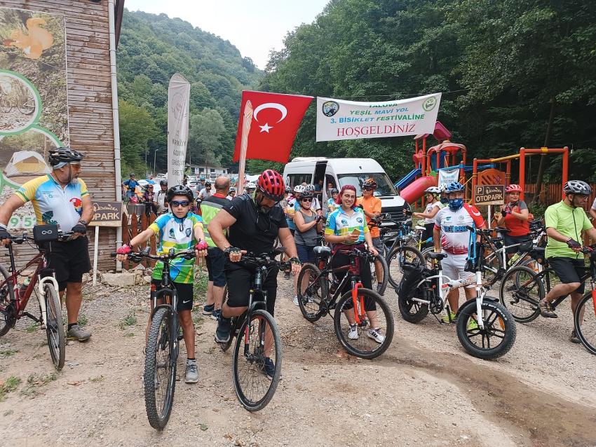 YEŞİL MAVİ YOL BİSİKLET FESTİVALİ'NİN 3'ÜNCÜSÜ DÜZENLENDİ